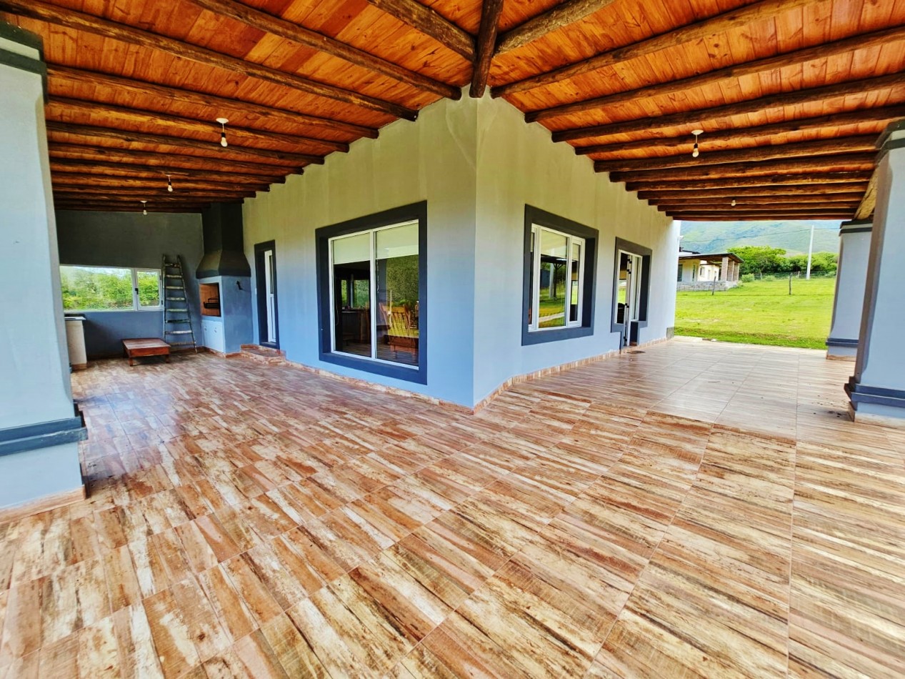CASA EN VENTA TAFI DEL VALLE 3 D, 2 Bñ, SUITE GALERIA ASADOR LAVADERO. 1200 M2 DE LOTE