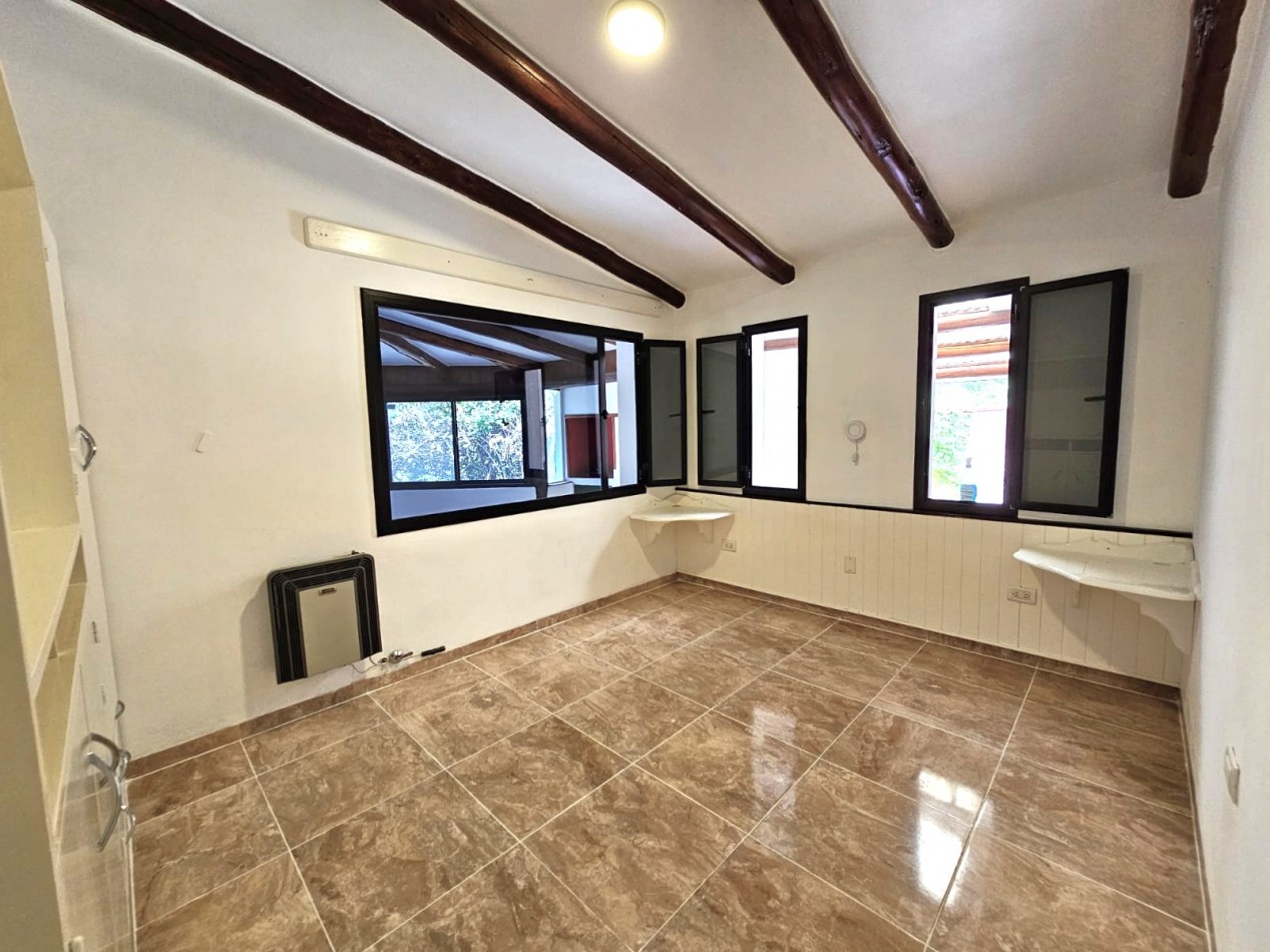 CASA EN VENTA TAFI DEL VALLE. EN LA VILLA. 2D, 2 Bñ, GALERIAS, ASADOR, COCHERA. MAS DEPARTAMENTO INDEPENDIENTE.