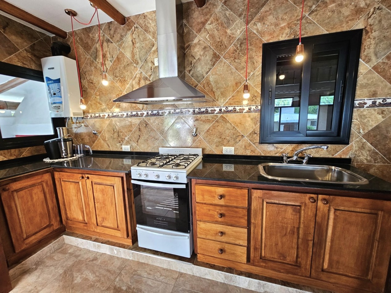 CASA EN VENTA TAFI DEL VALLE 2D, 2 Bñ, GALERIAS, ASADOR COCHERA. DENTRO DE LA VILLA