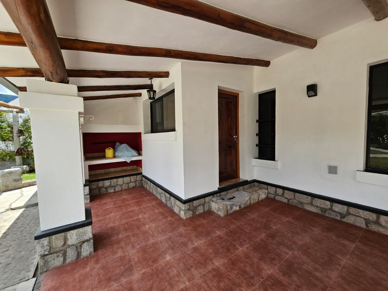 CASA EN VENTA TAFI DEL VALLE 2D, 2 Bñ, GALERIAS, ASADOR COCHERA. DENTRO DE LA VILLA