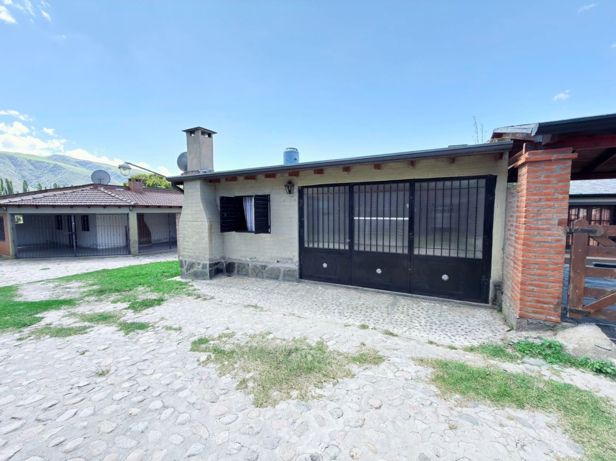 VENTA CASA EL MOLLAR 2D, QUINCHO CON ASADOR Y COCHERA. BARRIO CERRADO CERCANO AL LAGO