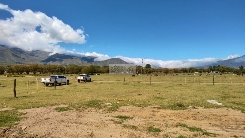 CASA EN VENTA 4D, 2 BÑ - TAFI DEL VALLE - LOTEO VILLA CHENAUT 