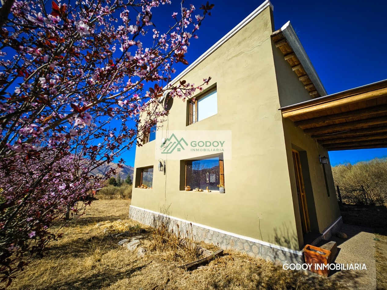 CASA EN VENTA 3D, 1B, TIPO DUPLEX - TERRENO 2.700 M2 LA OVEJERIA