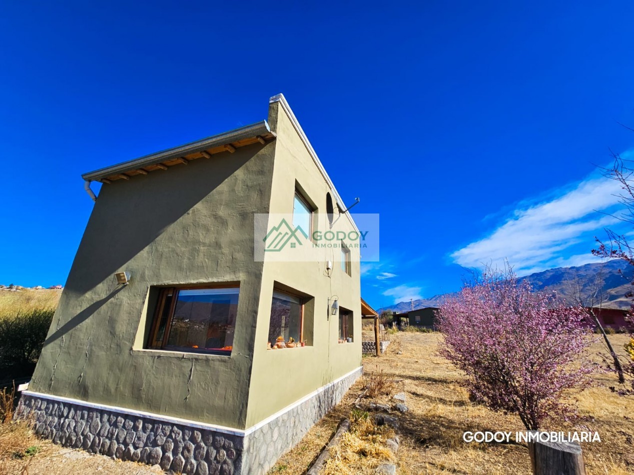 CASA EN VENTA 3D, 1B, TIPO DUPLEX - TERRENO 2.700 M2 LA OVEJERIA